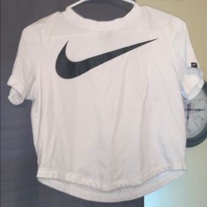 Nike Cropped Tee